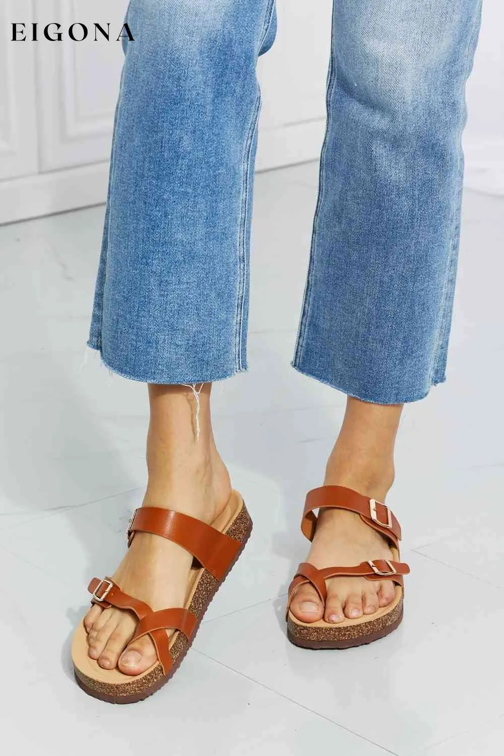 Coastal Escape Toe Ring Footbed Slide Sandal