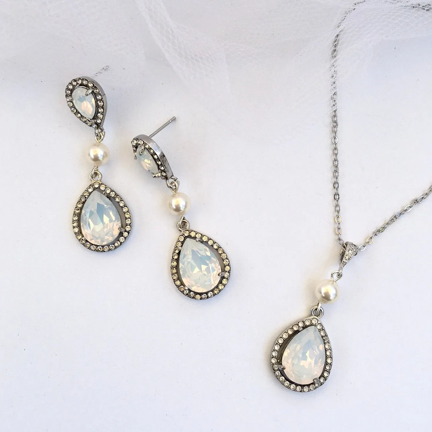 "Opal" - Pearl and Opal Bridal Jewelry Set